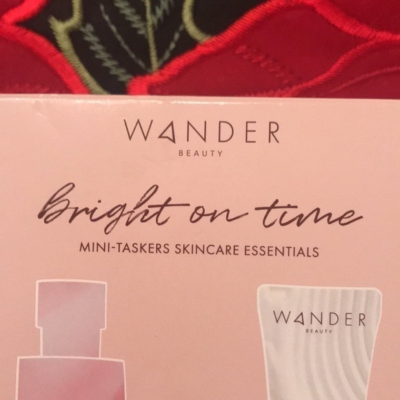 Brand New Wander Beauty Bright On Time 4-Piece Mini-Taskers Skincare Gift Set - Picture 9 of 13